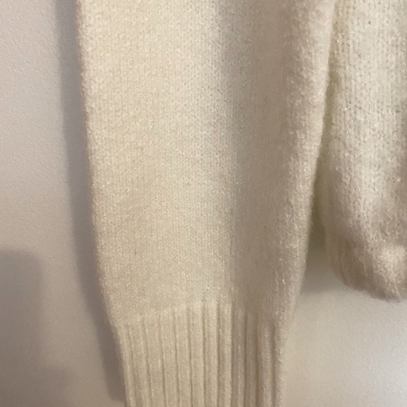 Women’s KIKIT black and white sweater. Size medium. - Picture 5 of 6